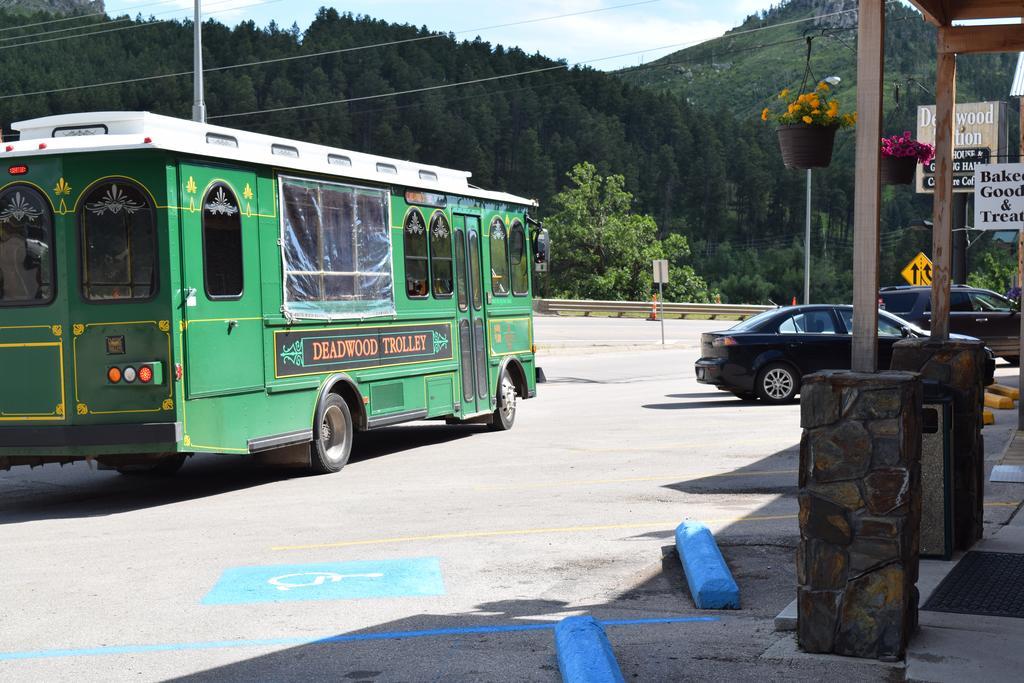 Мотель Deadwood Station Bunkhouse And Gambling Hall Экстерьер фото